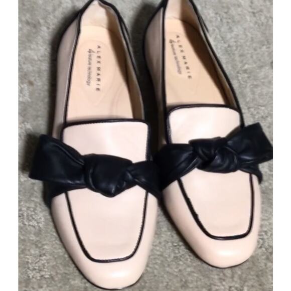 NWOT Alex‎ Marie Aldelyn Flats 4 Feature Technology Cream Black Half Bow 8.5M - Picture 1 of 5